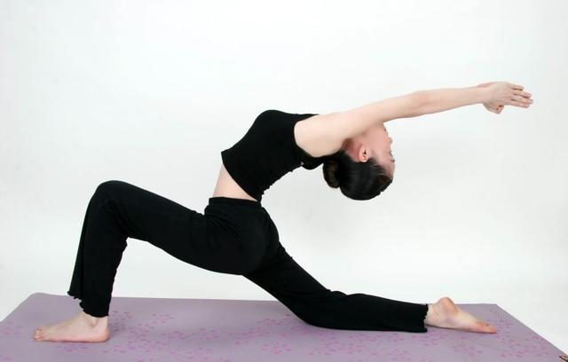 大阳城集团娱乐坚持进行瑜伽运动帮你塑造翘臀提升气质缓解生活压力(图1)