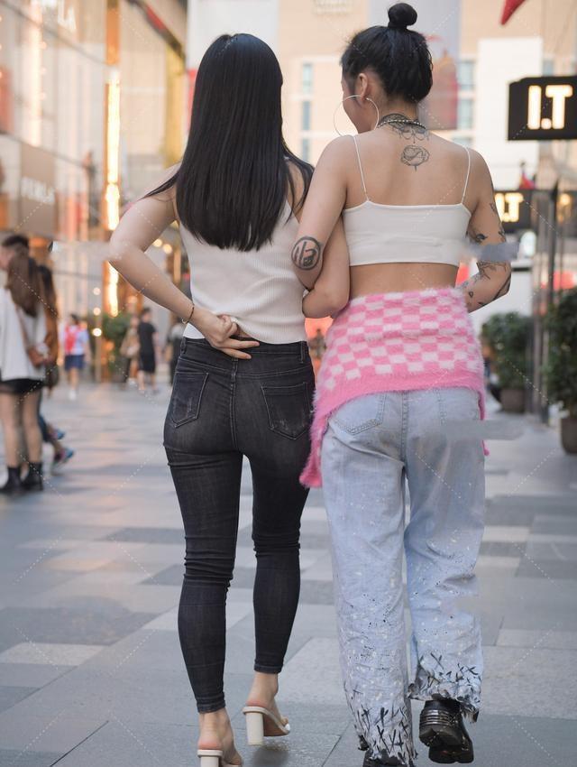 瑜珈裤在时髦的大街上可爱而高级的感觉被隐藏起来充满运动风(图2)
