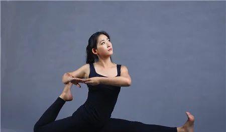 大阳城集团娱乐女人练习瑜伽需做好哪些事(图1)