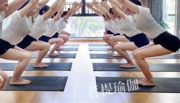 大阳城集团娱乐长沙哪里培训瑜伽好 专业教练指导(图2)